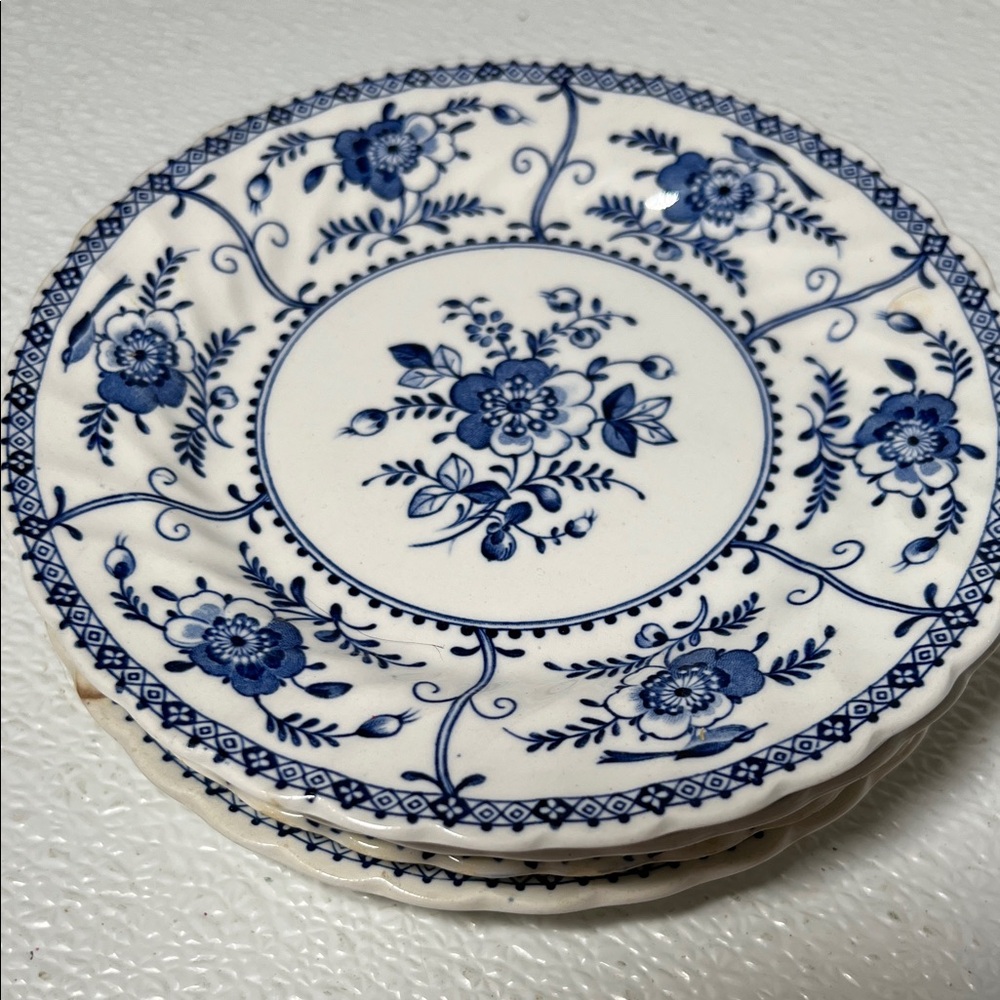 Vintage Johnson Bros Indies Dinner Plates Set 7 Hand Engraving 70's